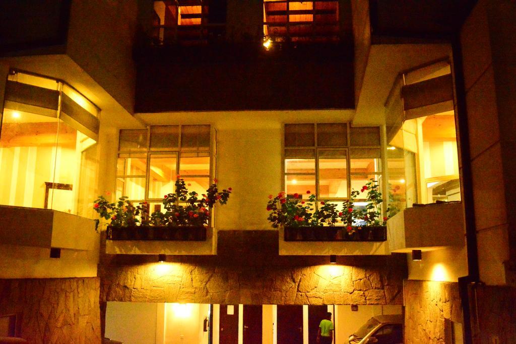 فندق نوفارا إيلِيافي  يونيك كوتدجز المظهر الخارجي الصورة